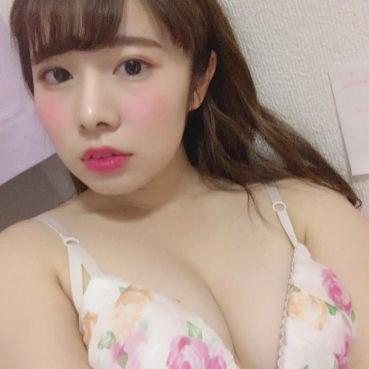 19歳日本巨乳女大生自拍 [15P]