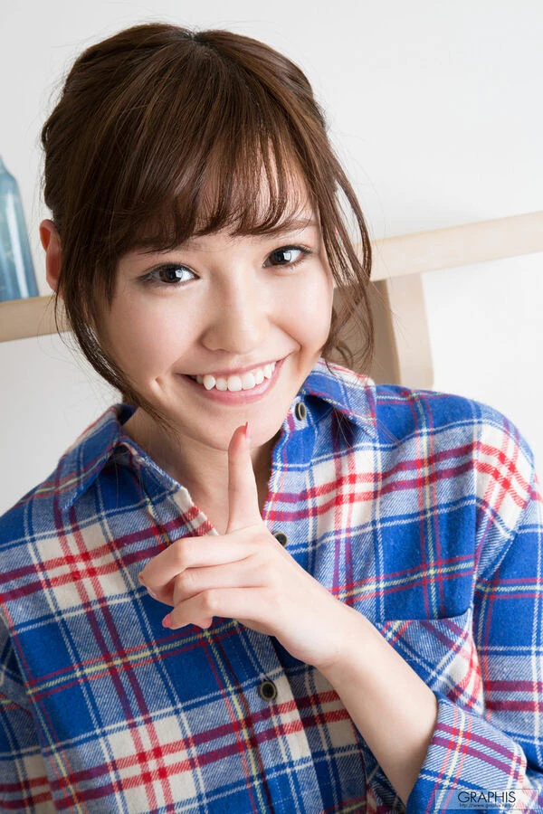 FIRST_Gravure_初脱ぎ娘_-_Graphis [137P]