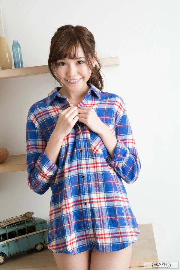 FIRST_Gravure_初脱ぎ娘_-_Graphis [137P]