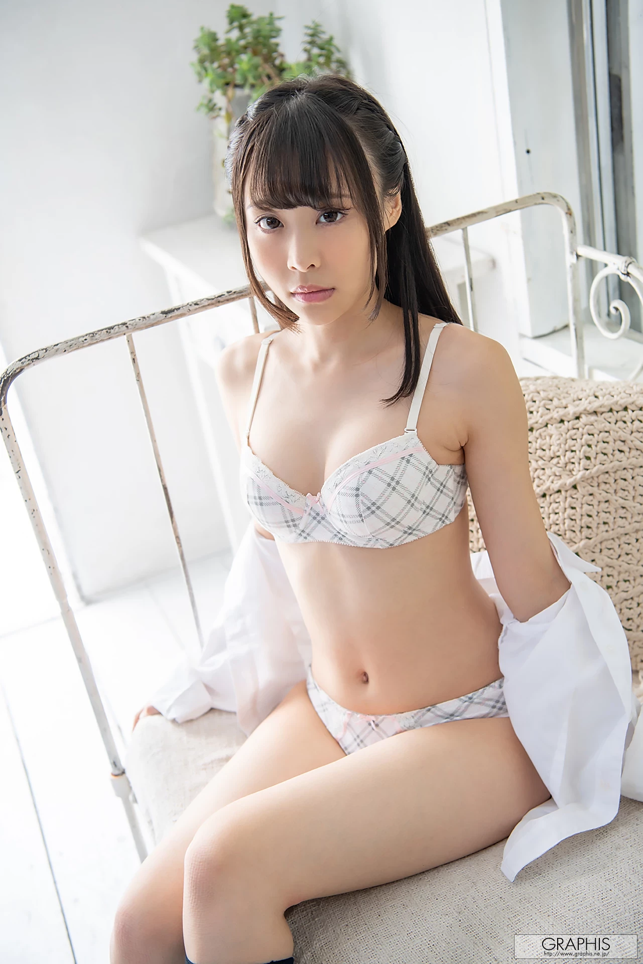 [Graphis]初脱ぎ娘 Hiyori Yoshioka 吉冈ひより [141P]