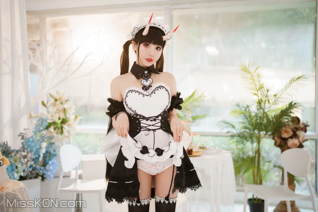 Coser@面饼仙儿 No.122： 能代女仆 [31 photos]