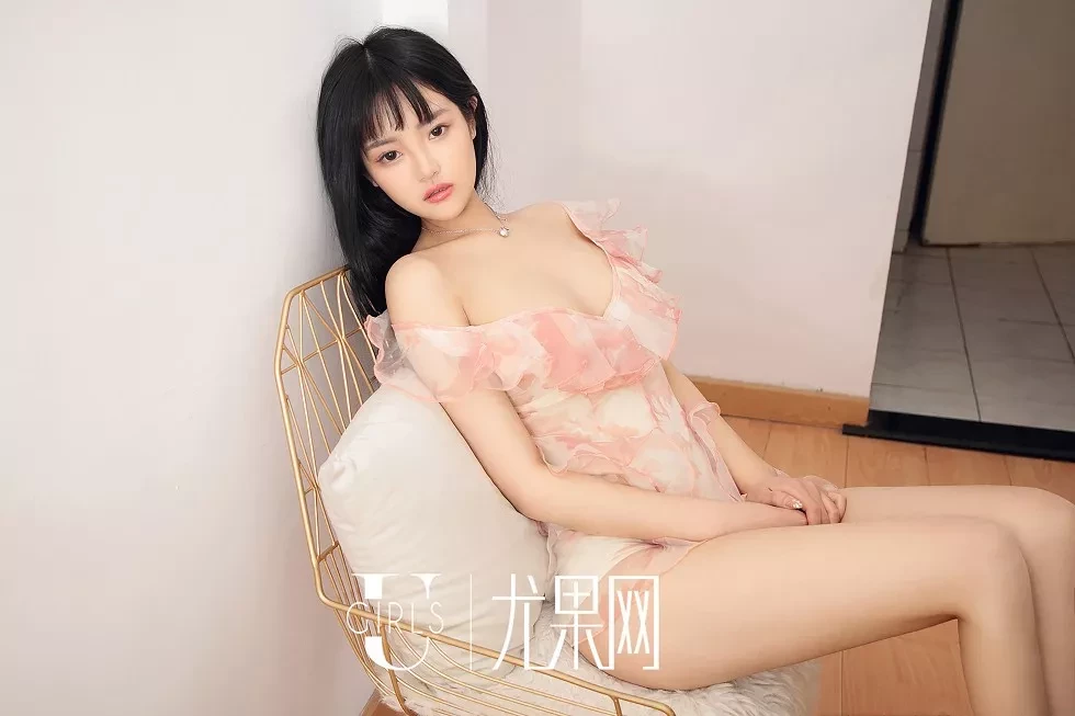 [Ugirls尤果网]U413_嫩模桃子清纯学生装 私房粉色睡衣秀完美身材豪乳诱惑写真65P