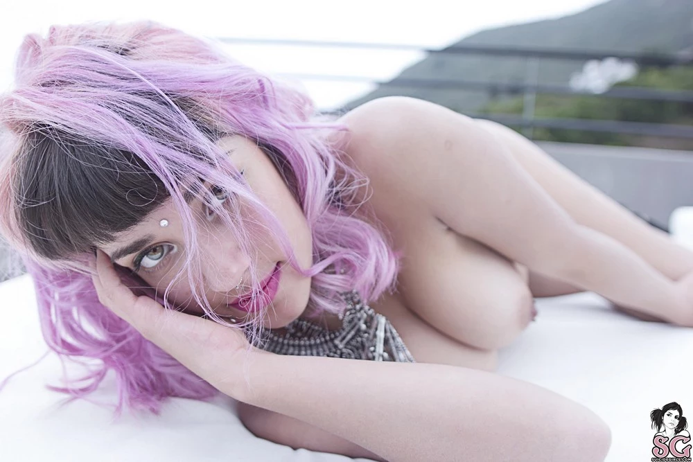 [Suicide Girls] Lovelace - Bajo El Sol