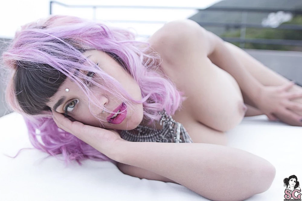 [Suicide Girls] Lovelace - Bajo El Sol