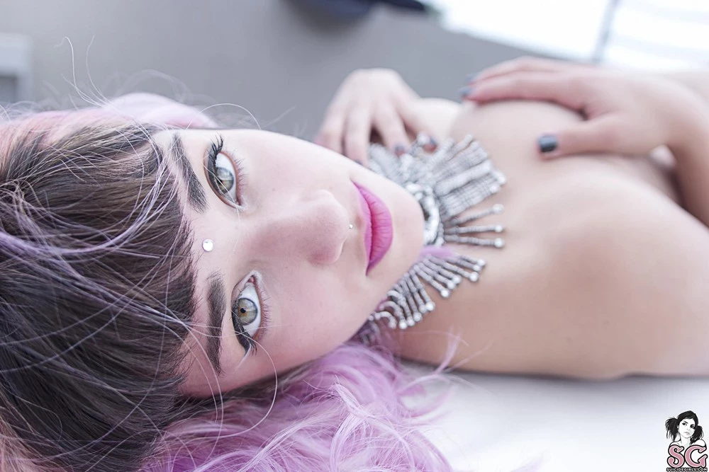 [Suicide Girls] Lovelace - Bajo El Sol