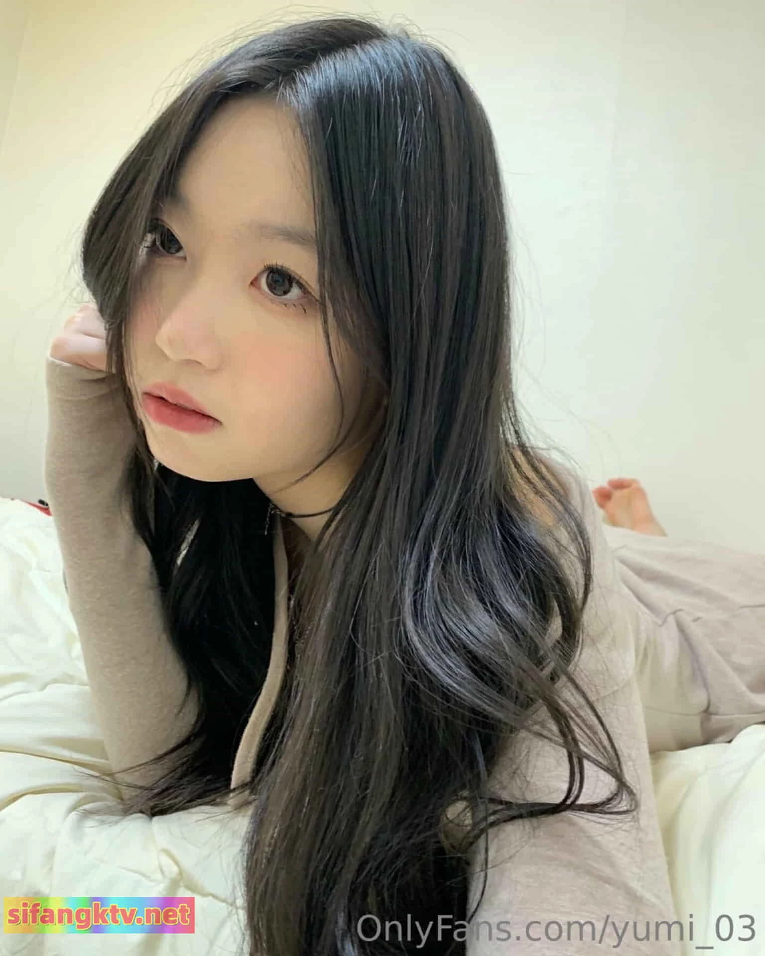 OnlyFans可盐可甜清秀网红女神yumi私拍被金主花样调教 126P