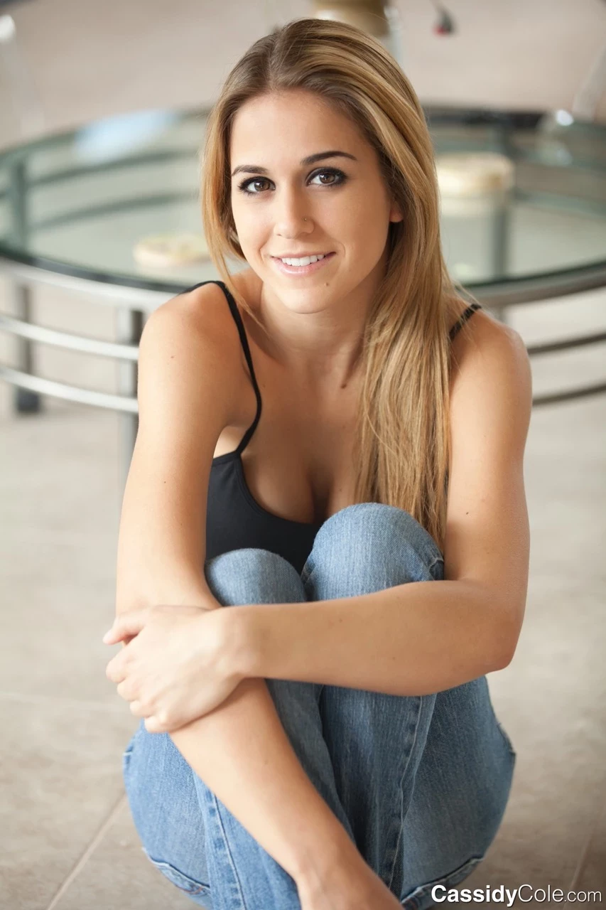 Cassidy Cole Tight Jeans [97P]