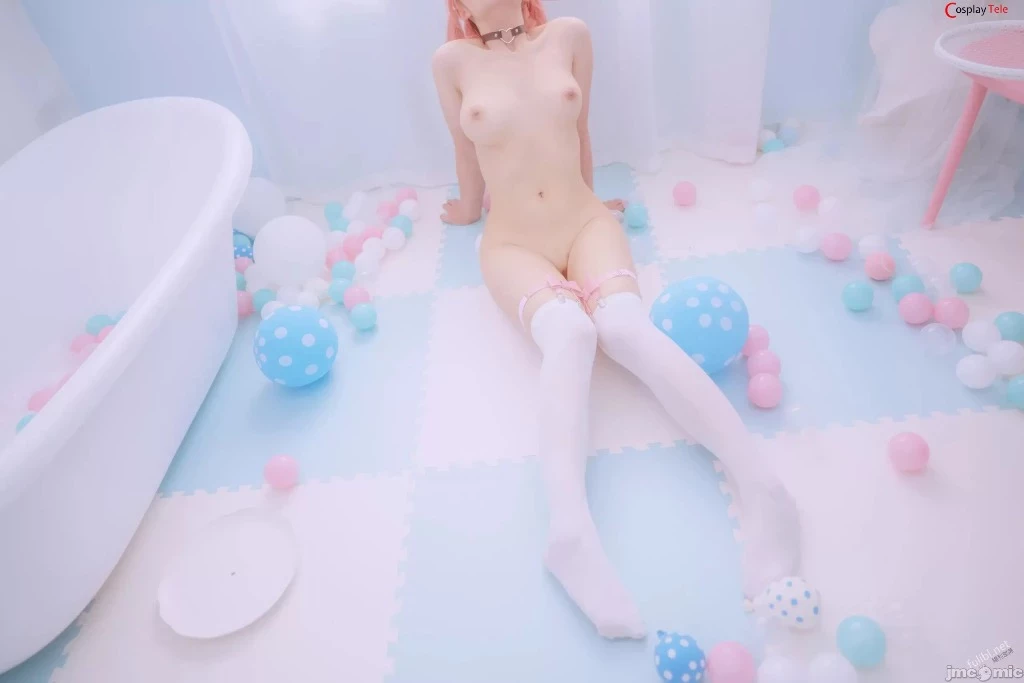 一只云烧 [BuckyClouds] – Pink maid set 粉红女仆 [93P]