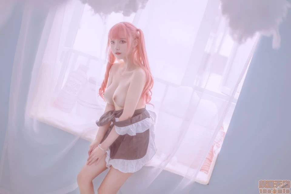 一只云烧 [BuckyClouds] – Pink maid set 粉红女仆 [93P]