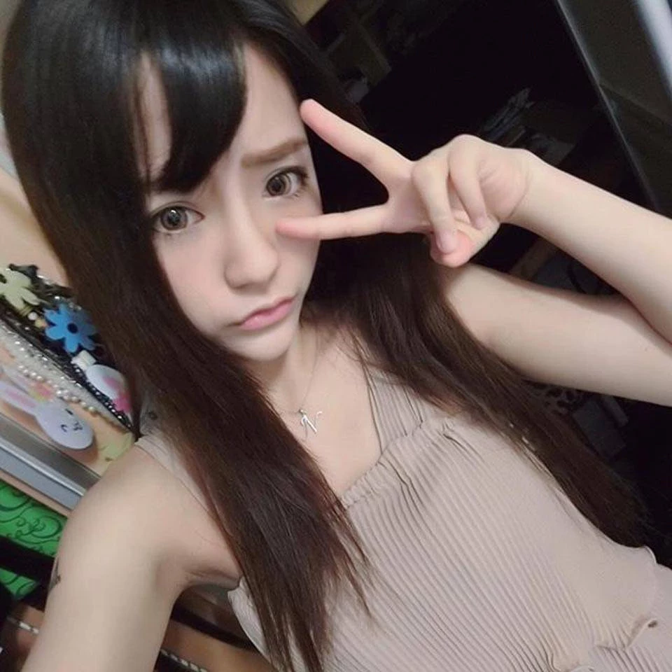 宁宁 Ning Ning 好甜美的大眼香港正妹