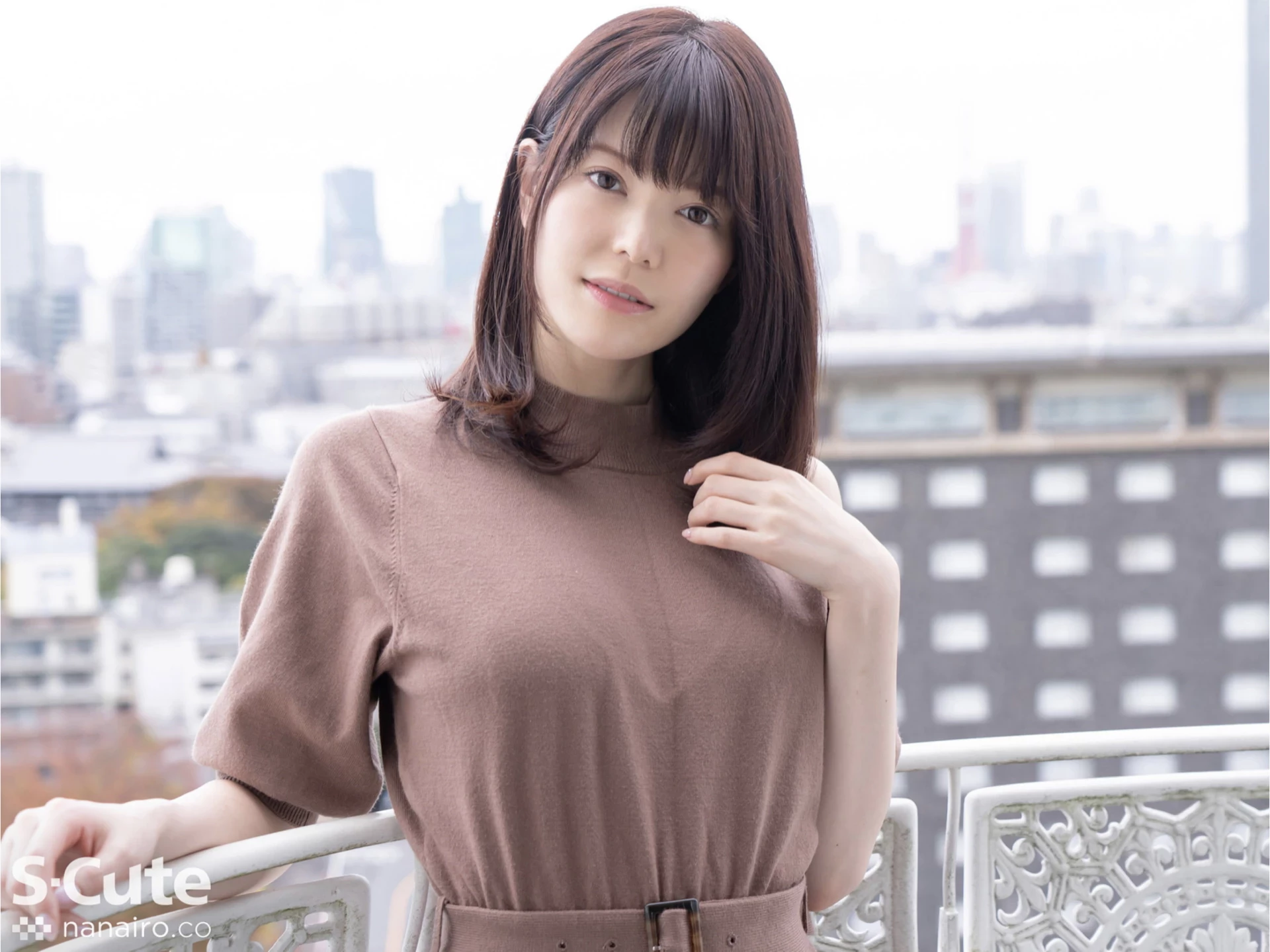 成美このは 美巨乳お姊さんがＧカップで极上のご奉仕 [21P]