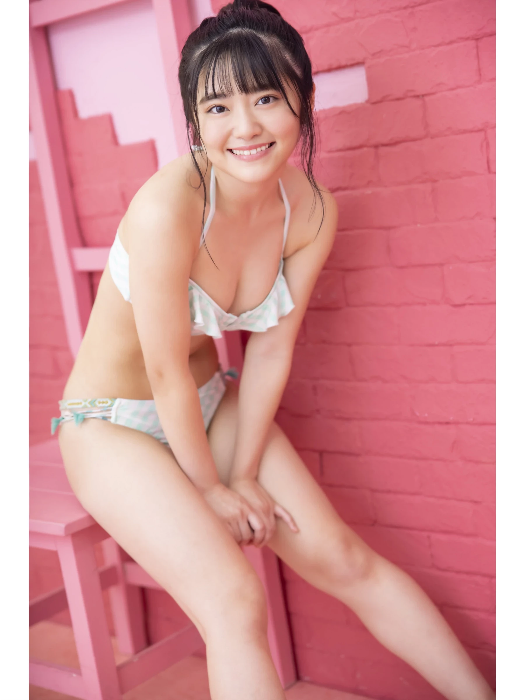 冈田彩梦 デジタル写真集 キミとキャンバスライフ！ [50P]