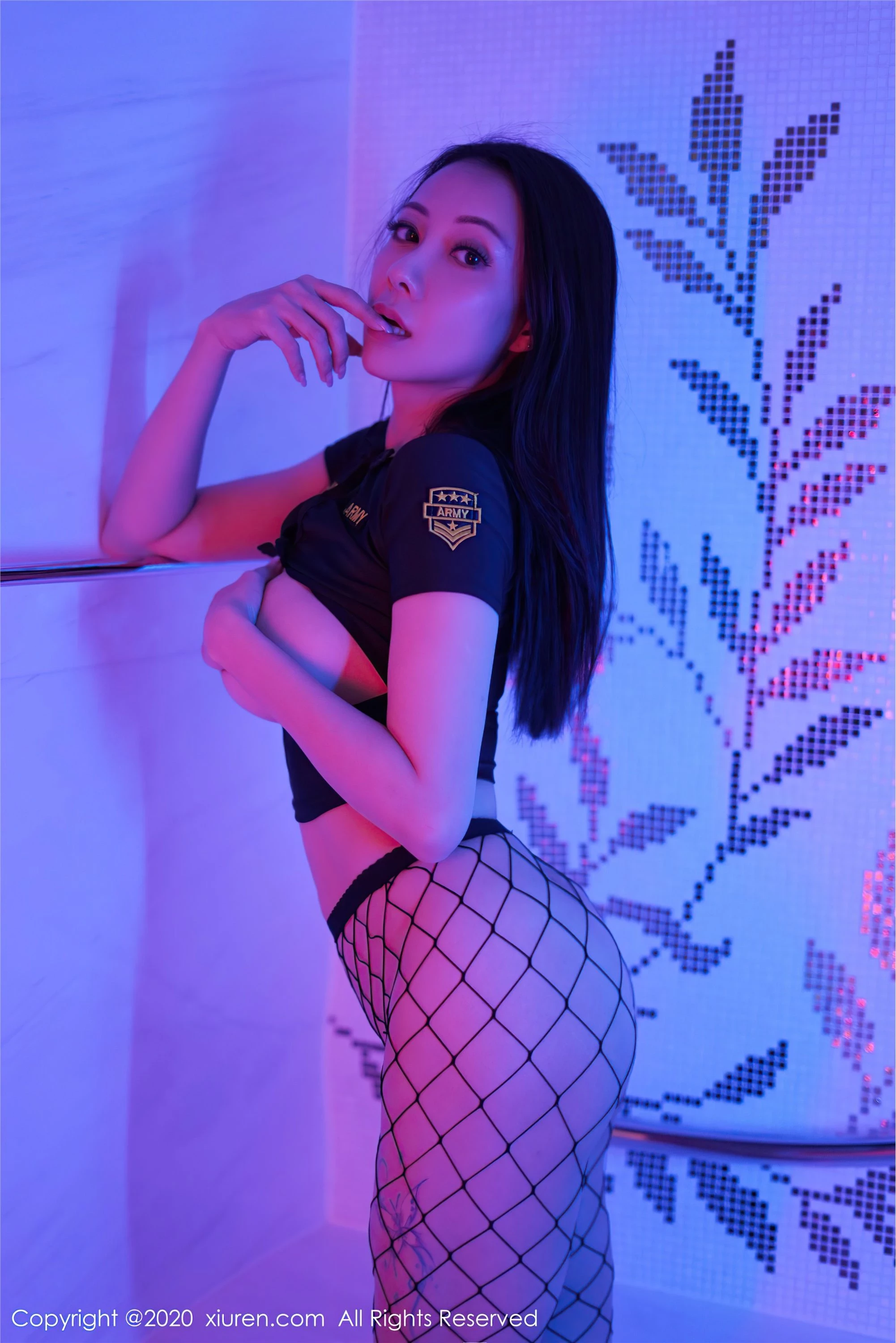 [Xiuren秀人系列]2020.10.21 Vol.2681 果儿Victoria 完整版无水印写真[36P]