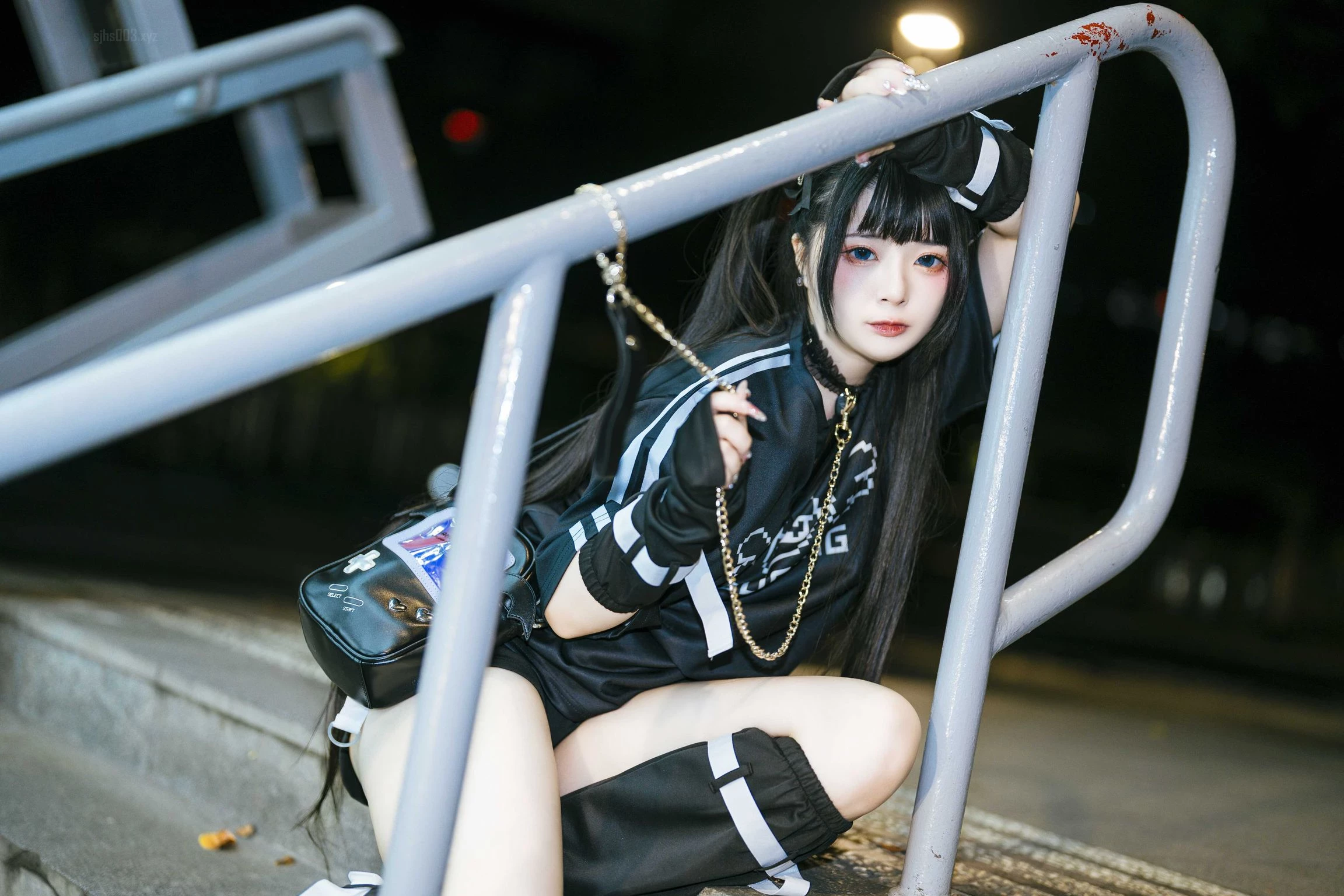 Coser@落落Raku： 城市女孩 [47 photos]