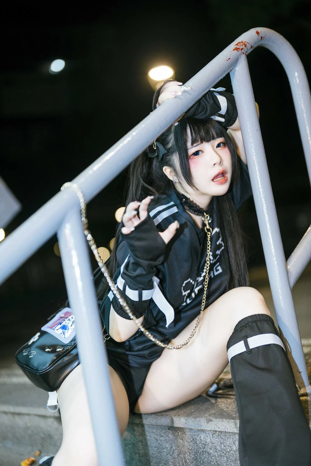 Coser@落落Raku： 城市女孩 [47 photos]