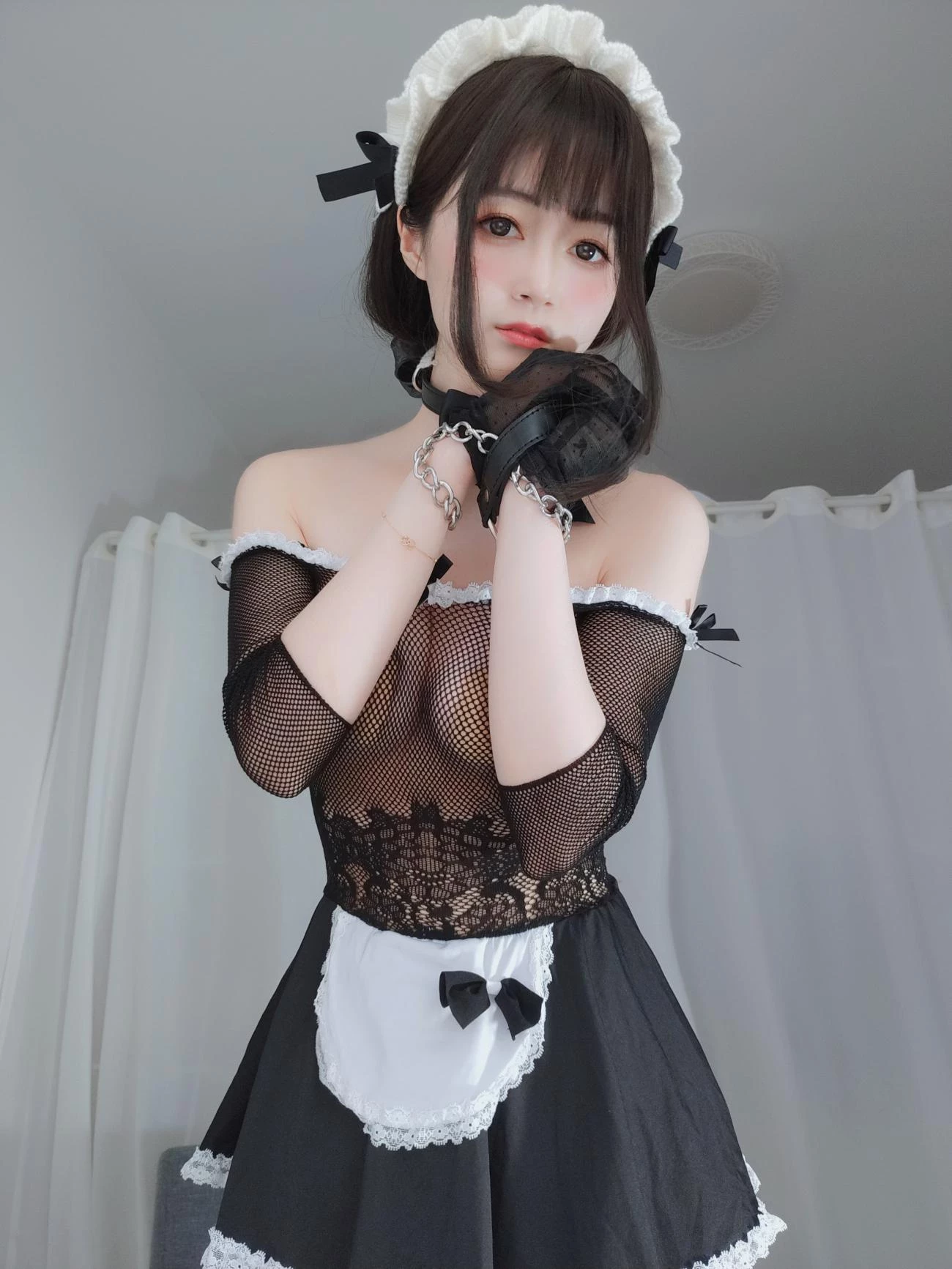 白银81 黑网女仆服 [92P]