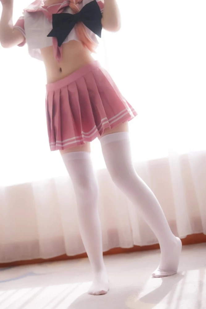 网络收藏套图 妹子cosplay 白色膝上袜露出 [66P]