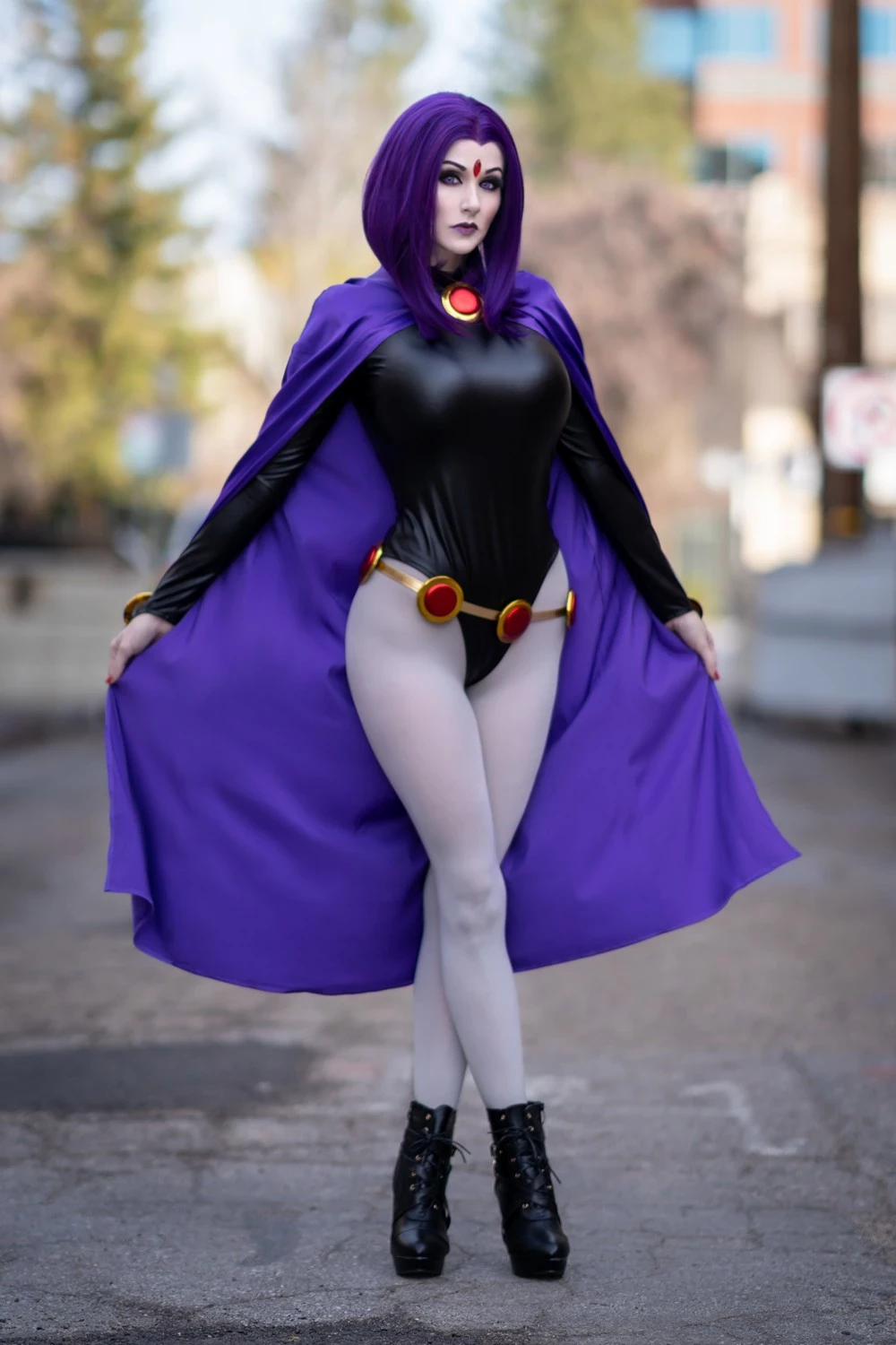 Angie Griffin – Raven