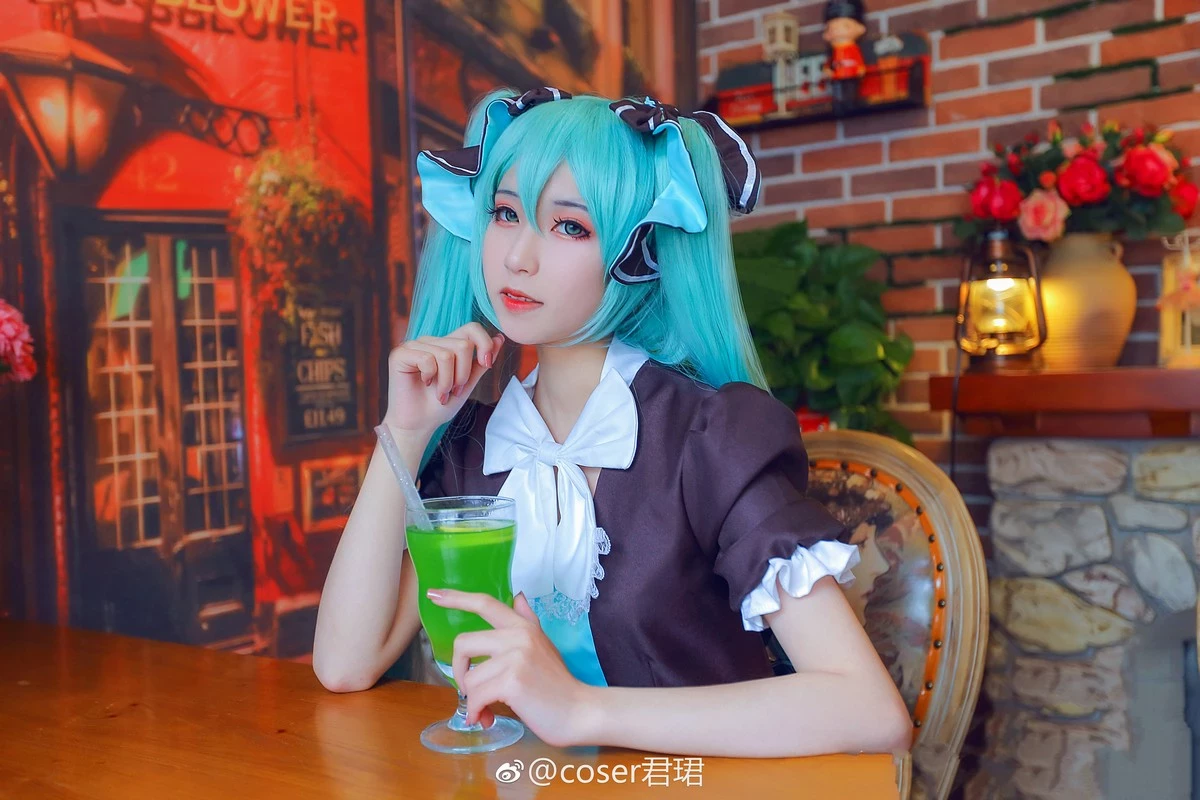 Coser小姐姐君珺un性感Cos合集系列戶外性感JK制服 Cos服飾合集性感迷人寫真